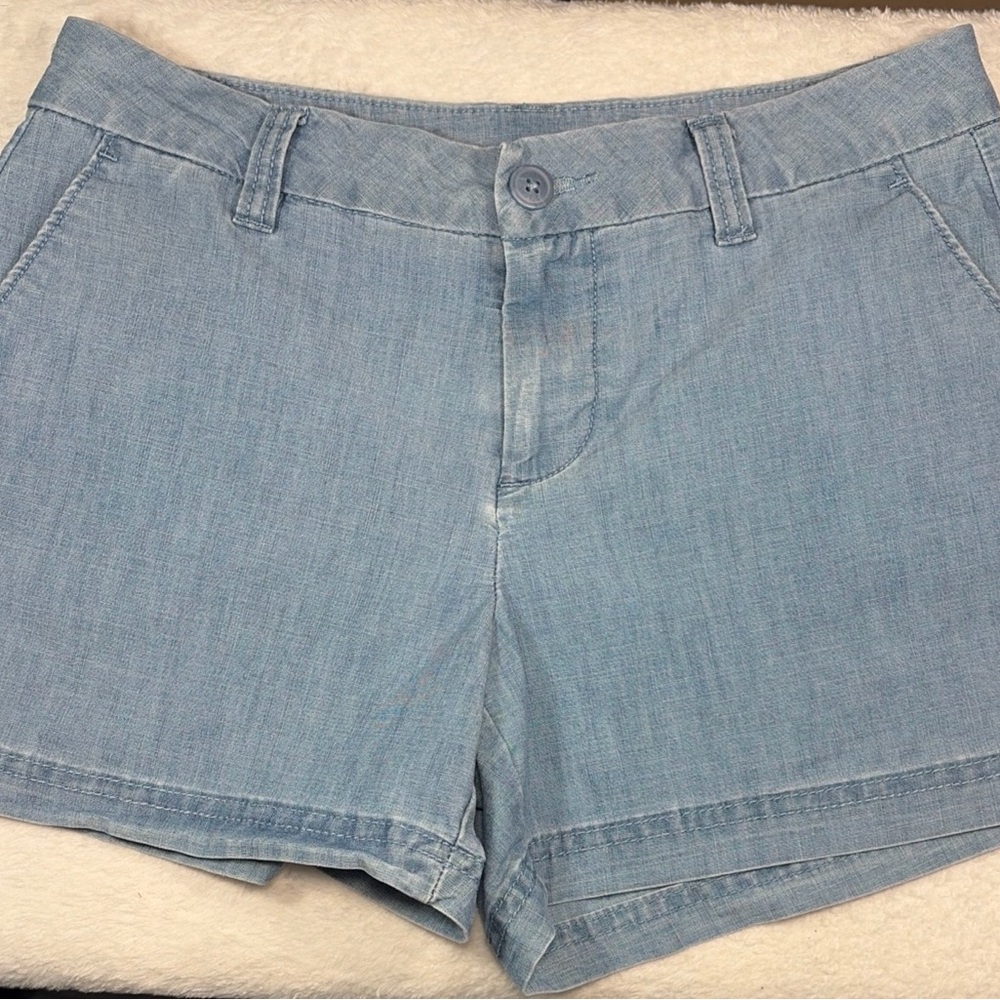 Magellan Outdoors Light Blue Denim-Look Women's Shorts